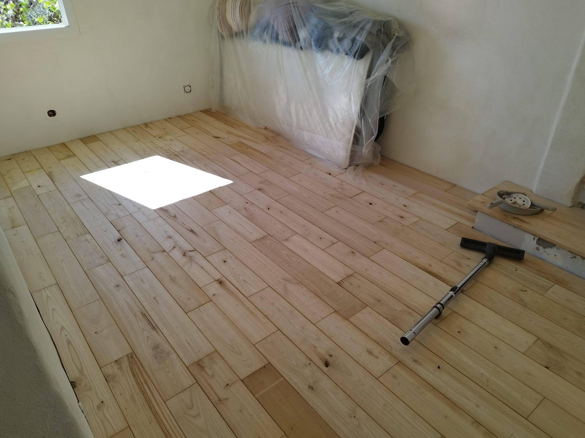 Pose d'un parquet massif chêne — Bricol' Girl